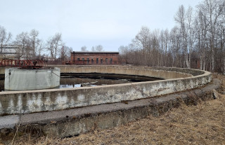 Старые очистные с черным щелоком, сильно разбавленным водой